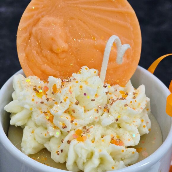 Leo Zodiac Candle Gift Set ✦ Scented Mug Candle + Handmade Resin Keychain NWT - Picture 3 of 6